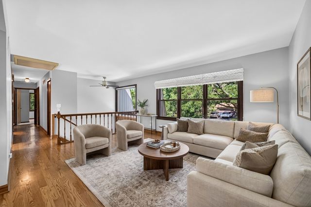 713 N Elm Circle, Itasca, IL 60143