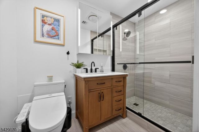 653 Ridgewood Avenue, Bloomfield Twp., NJ 07003