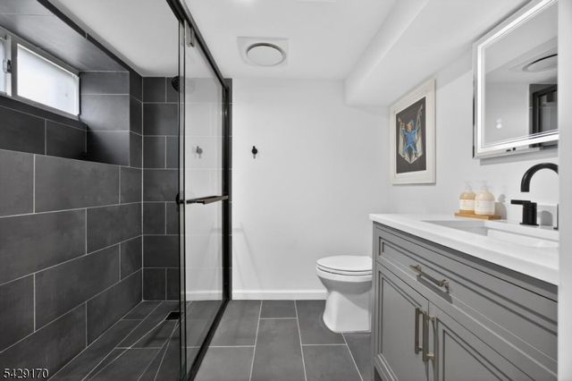 653 Ridgewood Avenue, Bloomfield Twp., NJ 07003