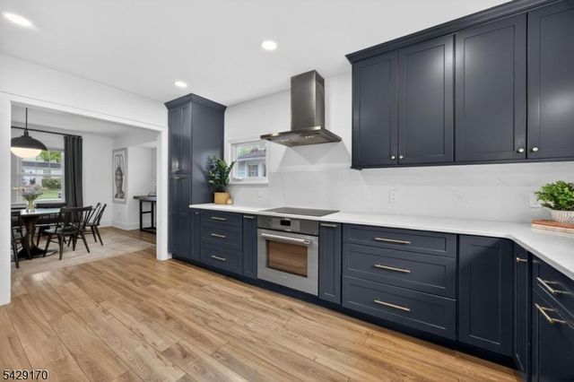 653 Ridgewood Avenue, Bloomfield Twp., NJ 07003