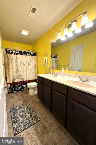 76 SKYVIEW CIR, Hanover, PA 17331