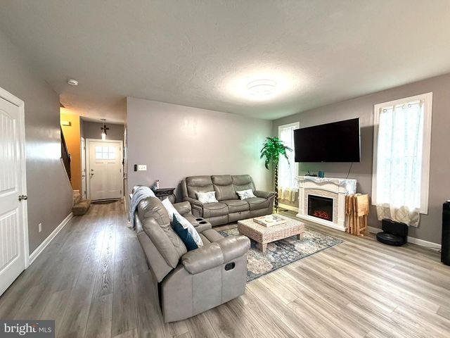 76 SKYVIEW CIR, Hanover, PA 17331