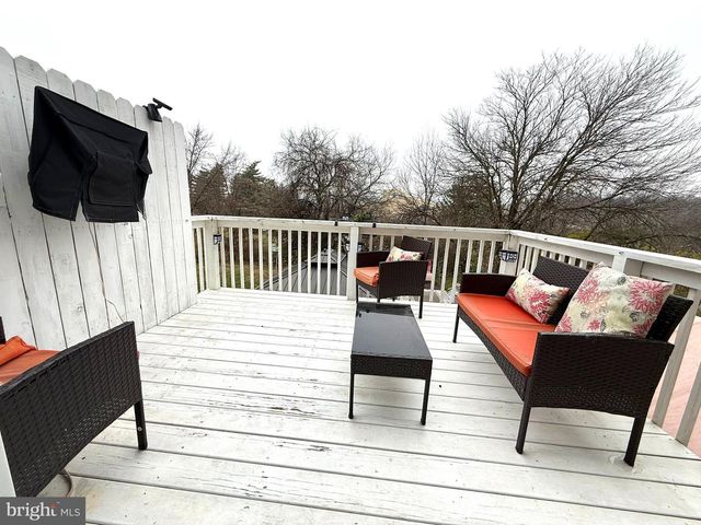 76 SKYVIEW CIR, Hanover, PA 17331