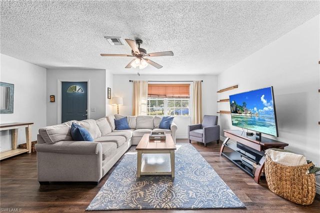 8017 Pelican RD, Fort Myers, FL 33967