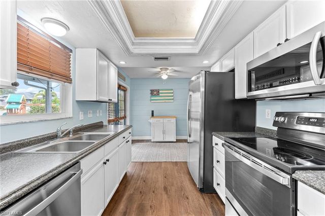 8017 Pelican RD, Fort Myers, FL 33967