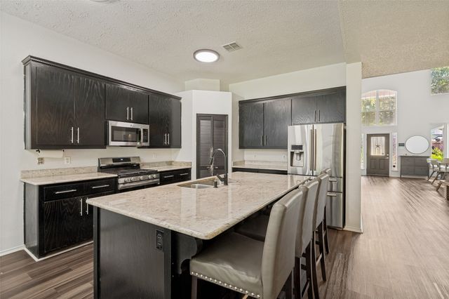 230 Longhorn Trail, Grand Prairie, TX 75052