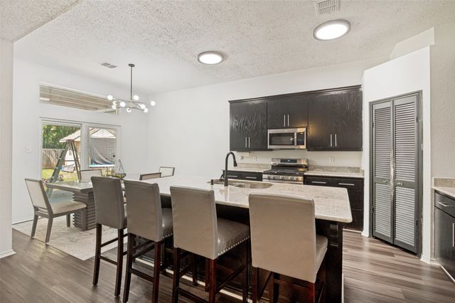 230 Longhorn Trail, Grand Prairie, TX 75052