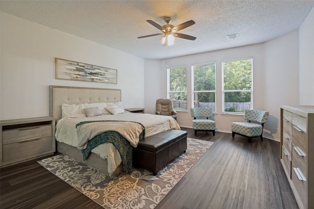 230 Longhorn Trail, Grand Prairie, TX 75052