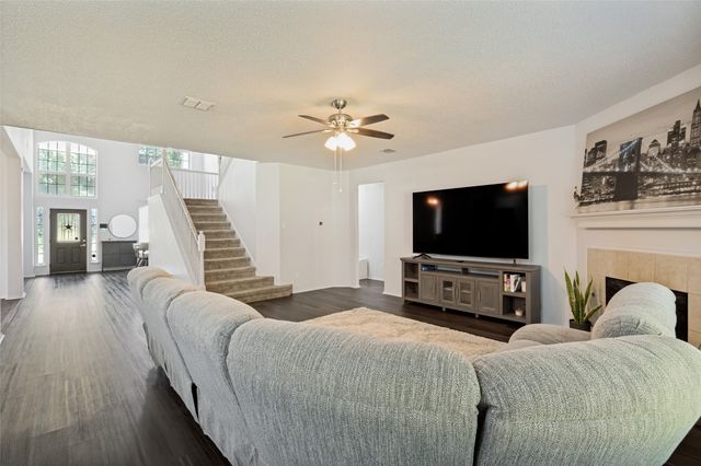 230 Longhorn Trail, Grand Prairie, TX 75052