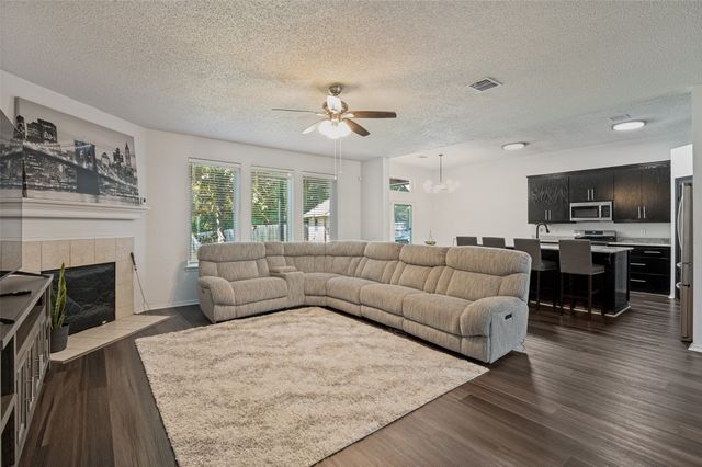 230 Longhorn Trail, Grand Prairie, TX 75052