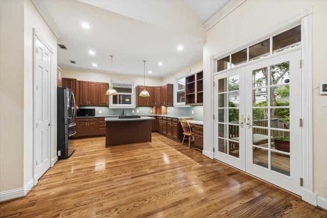 2018 Columbia Street, Houston, TX 77008