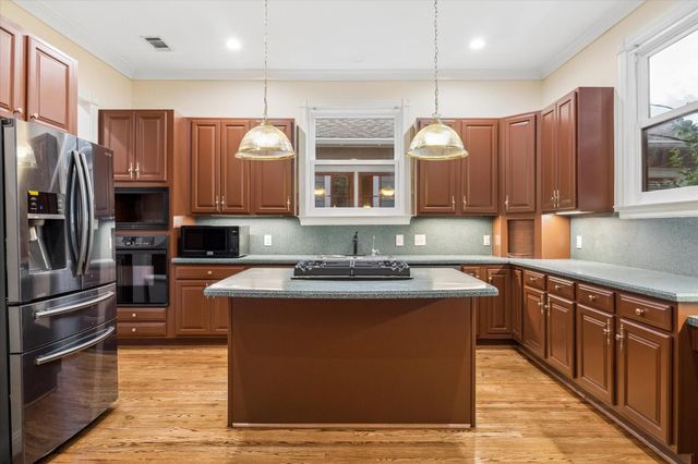 2018 Columbia Street, Houston, TX 77008