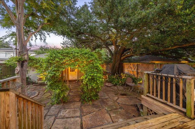 2018 Columbia Street, Houston, TX 77008
