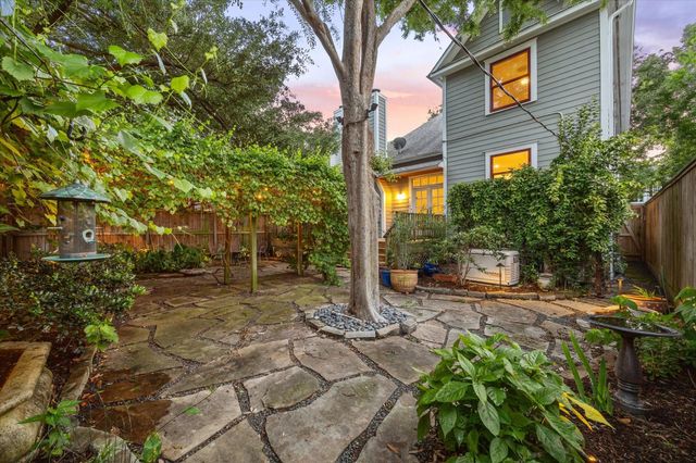 2018 Columbia Street, Houston, TX 77008