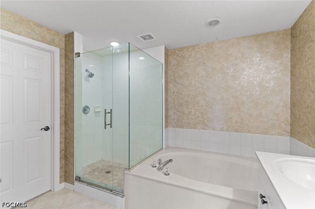 24371 Sandpiper Isle WAY 302, Bonita Springs, FL 34134