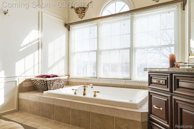 3763 Red Maple Court, Oakland Charter Township, MI 48363