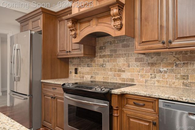 3763 Red Maple Court, Oakland Charter Township, MI 48363