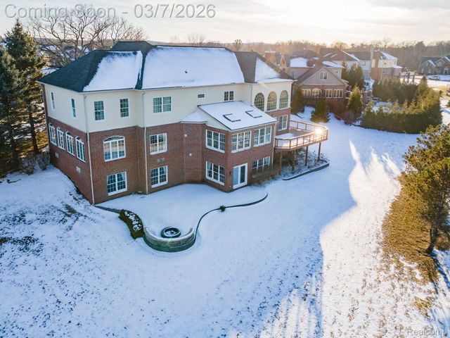 3763 Red Maple Court, Oakland Charter Township, MI 48363