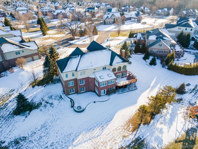 3763 Red Maple Court, Oakland Charter Township, MI 48363