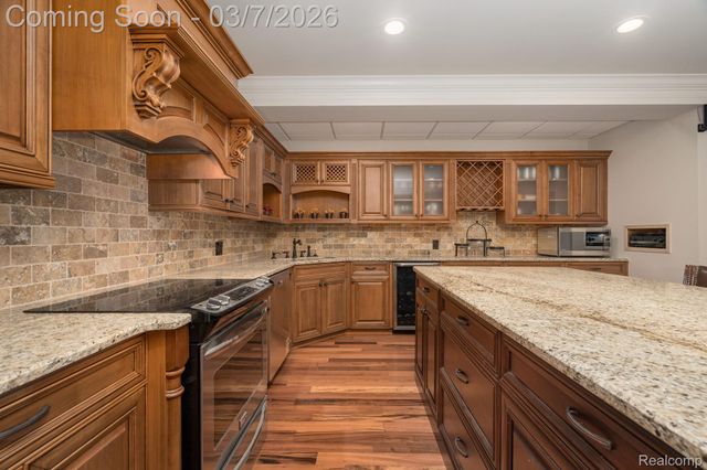 3763 Red Maple Court, Oakland Charter Township, MI 48363