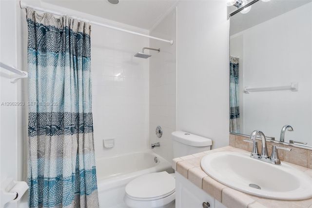 1540 N Trafalgar Circle, Hollywood, FL 33020
