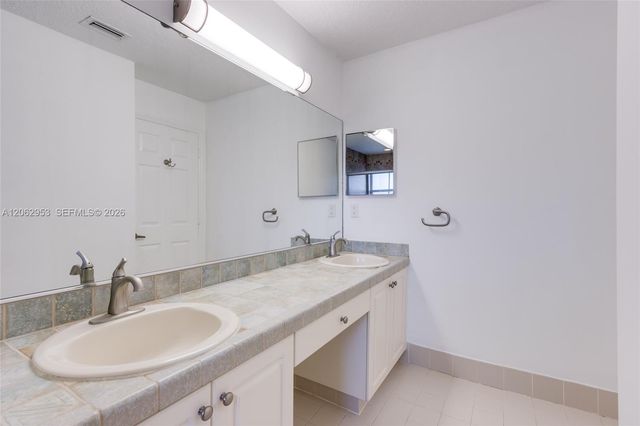 1540 N Trafalgar Circle, Hollywood, FL 33020