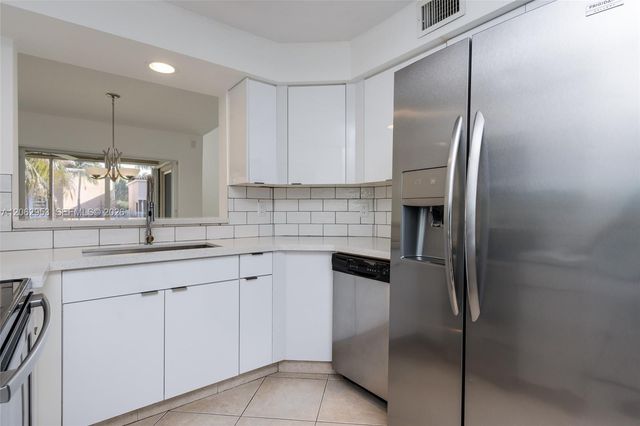 1540 N Trafalgar Circle, Hollywood, FL 33020