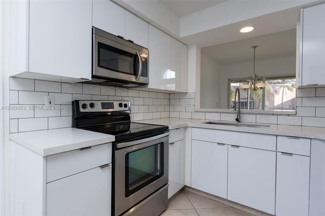 1540 N Trafalgar Circle, Hollywood, FL 33020