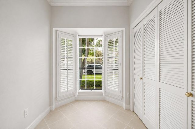 1006 Augusta Drive 123, Houston, TX 77057