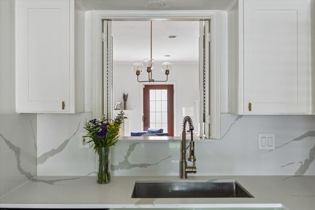 1006 Augusta Drive 123, Houston, TX 77057