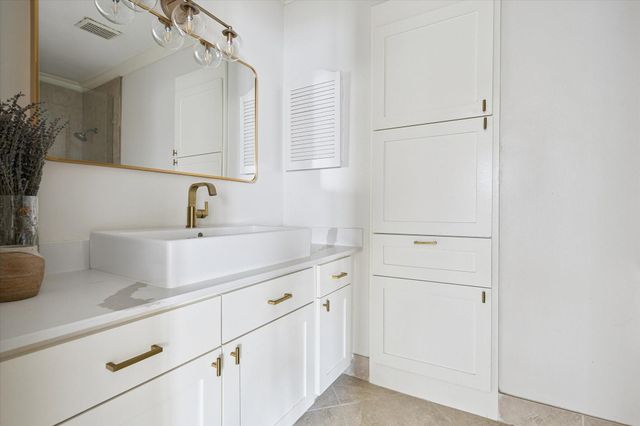 1006 Augusta Drive 123, Houston, TX 77057