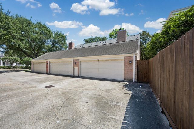 1006 Augusta Drive 123, Houston, TX 77057