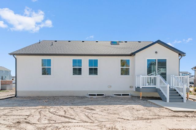 3016 W 2650 N, Clinton, UT 84015