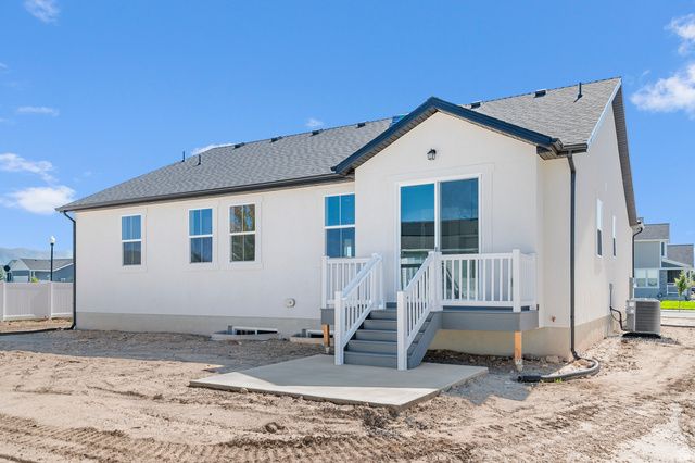 3016 W 2650 N, Clinton, UT 84015