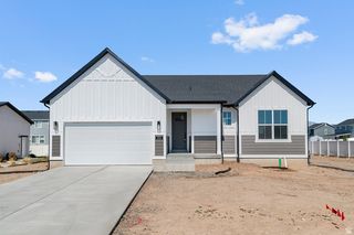 3016 W 2650 N, Clinton, UT 84015