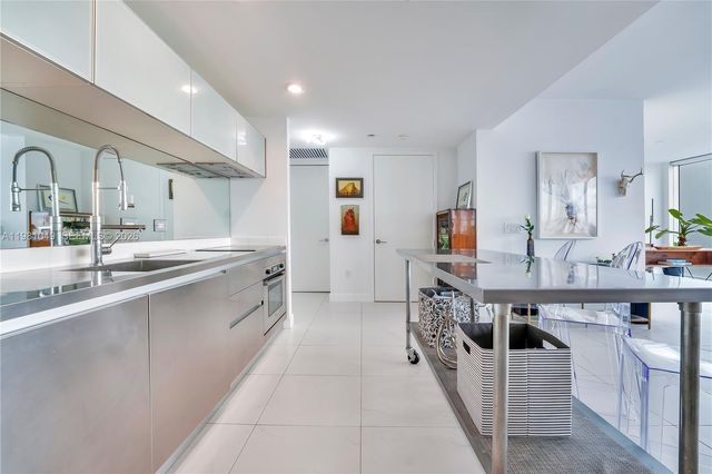 1040 Biscayne Blvd 3306, Miami, FL 33132