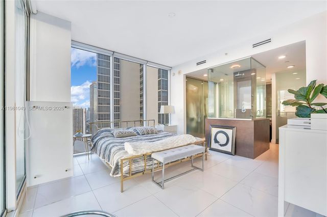 1040 Biscayne Blvd 3306, Miami, FL 33132