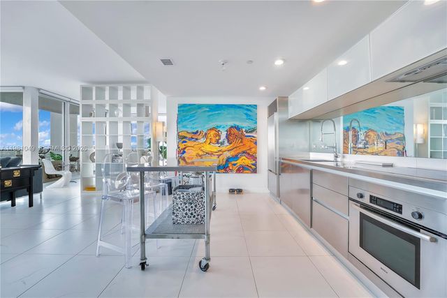 1040 Biscayne Blvd 3306, Miami, FL 33132