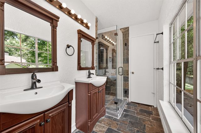 42 Rockridge Drive, The Woodlands, TX 77381
