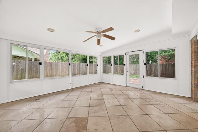 42 Rockridge Drive, The Woodlands, TX 77381