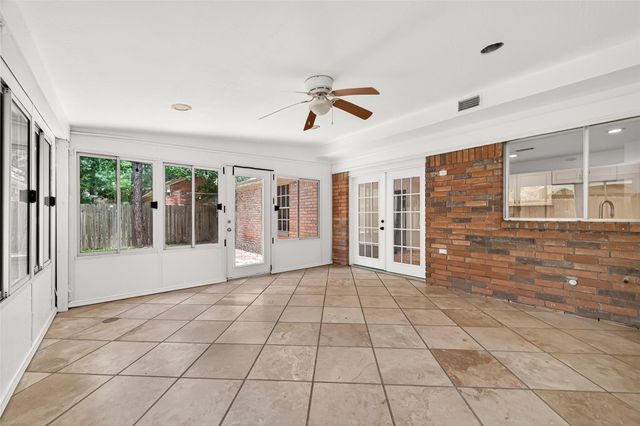 42 Rockridge Drive, The Woodlands, TX 77381