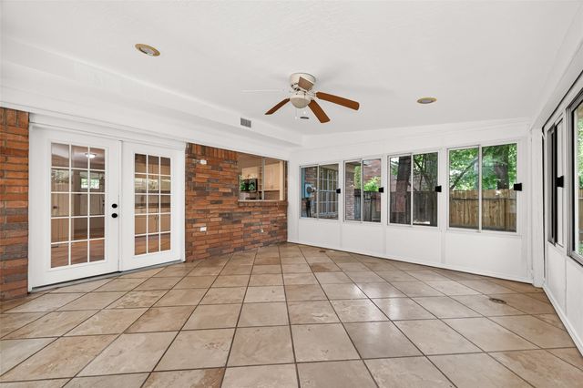 42 Rockridge Drive, The Woodlands, TX 77381