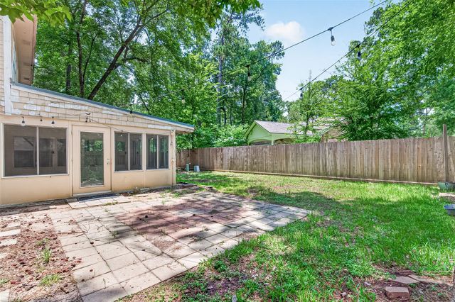 42 Rockridge Drive, The Woodlands, TX 77381