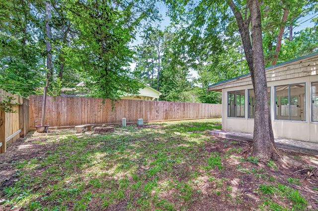 42 Rockridge Drive, The Woodlands, TX 77381