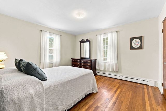 5 Brewster St, New Bedford, MA 02745