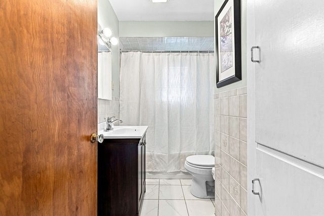 5 Brewster St, New Bedford, MA 02745