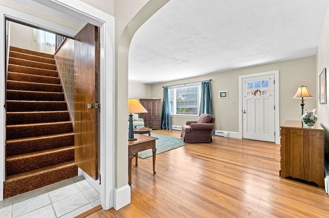 5 Brewster St, New Bedford, MA 02745