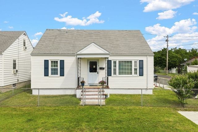 5 Brewster St, New Bedford, MA 02745