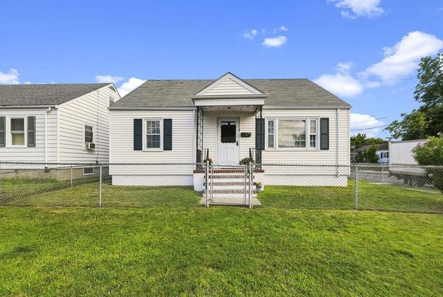 5 Brewster St, New Bedford, MA 02745