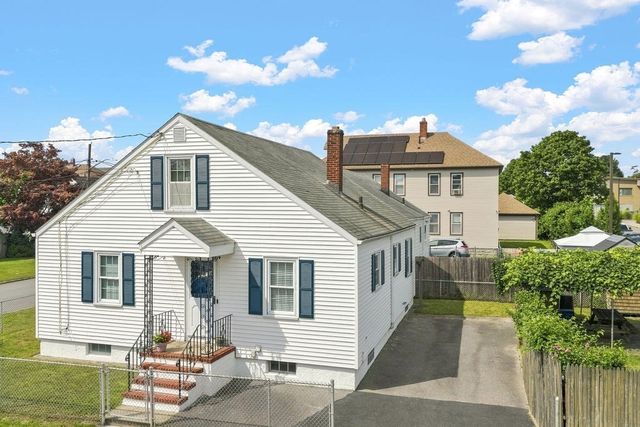 5 Brewster St, New Bedford, MA 02745